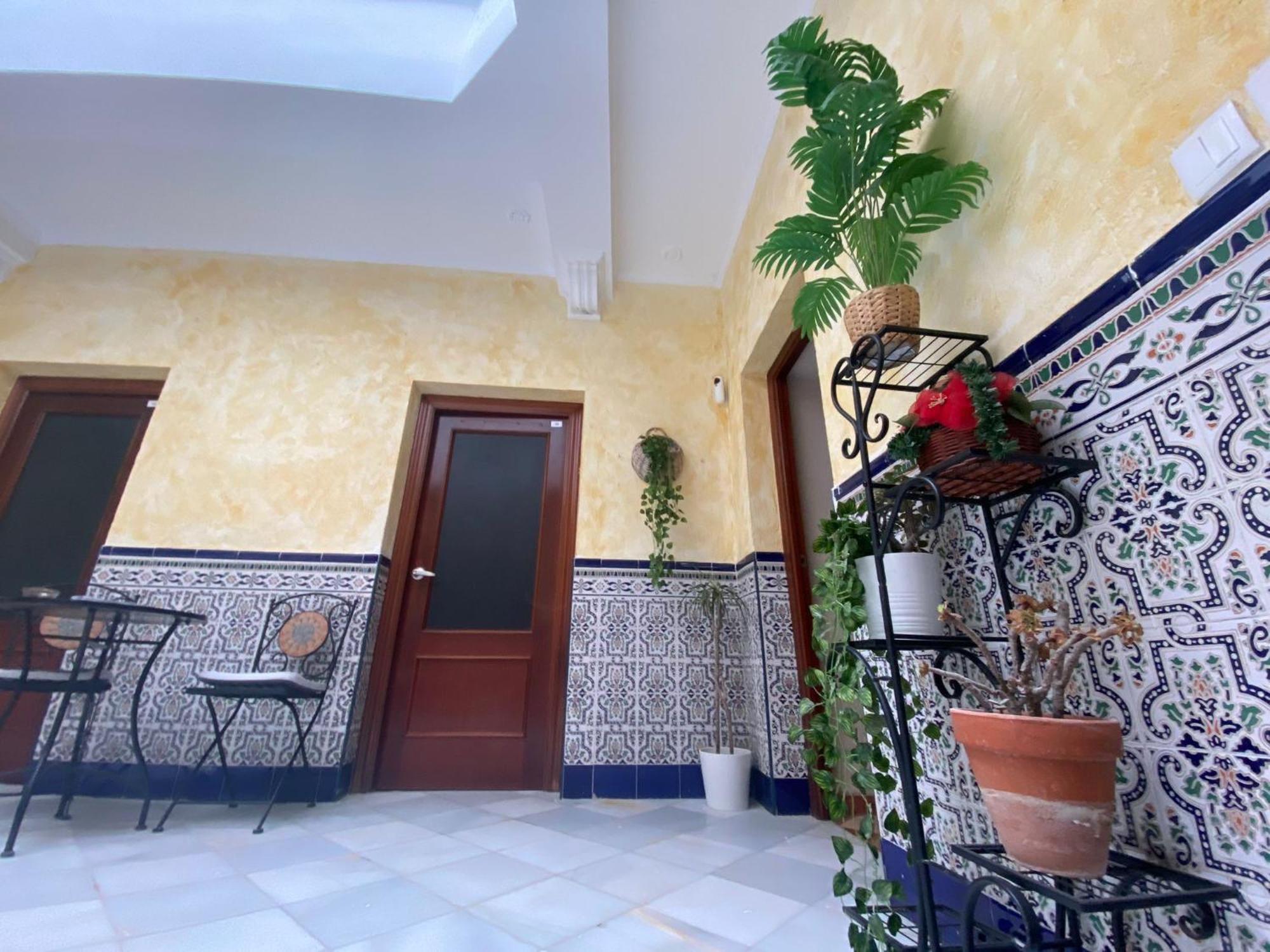 דירות קדיז Patio Andalusi Junto A La Vina מראה חיצוני תמונה